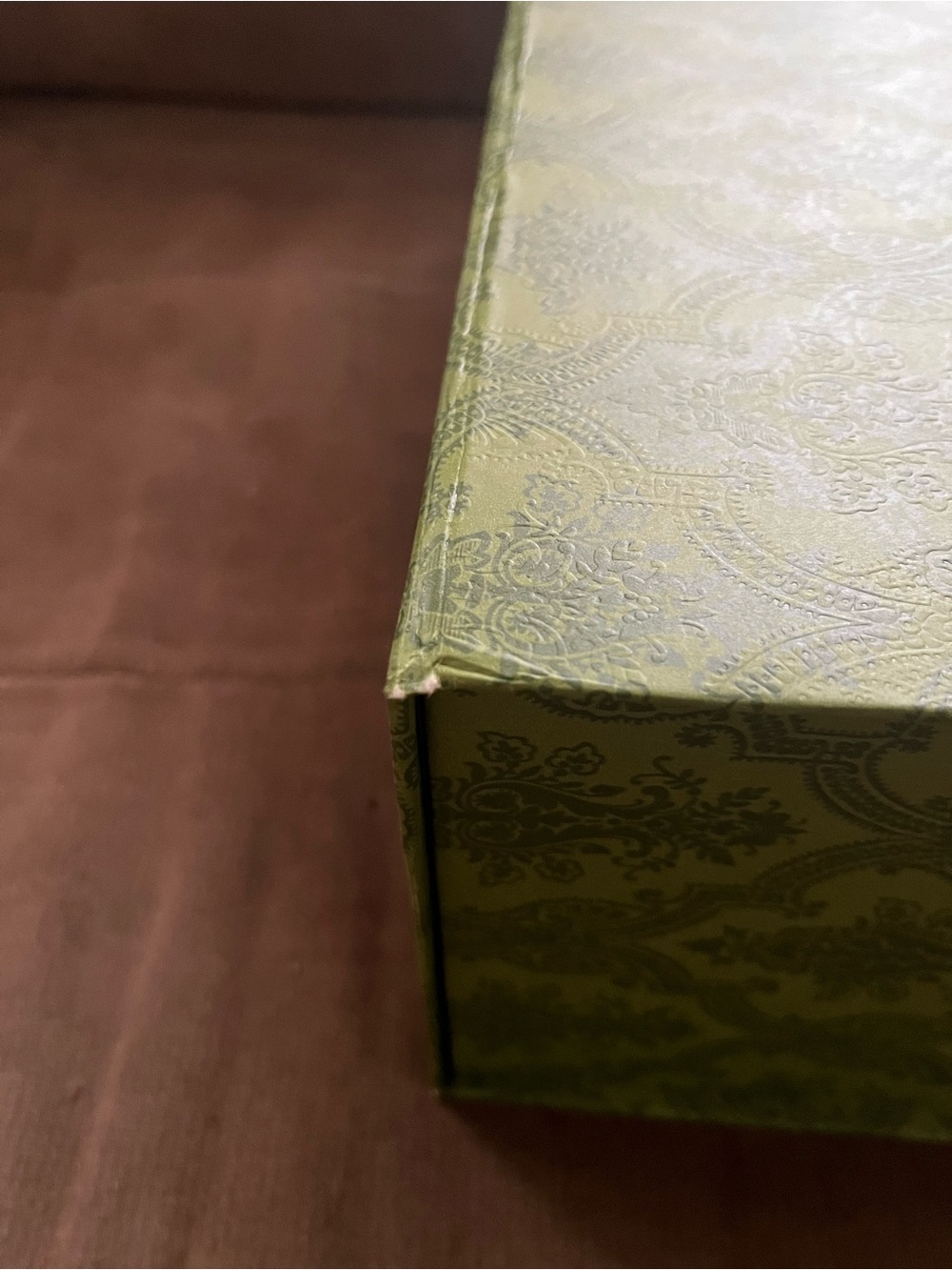 Large Gucci Box 15”L x 11.5”W x 6”D - Picture 6 of 10